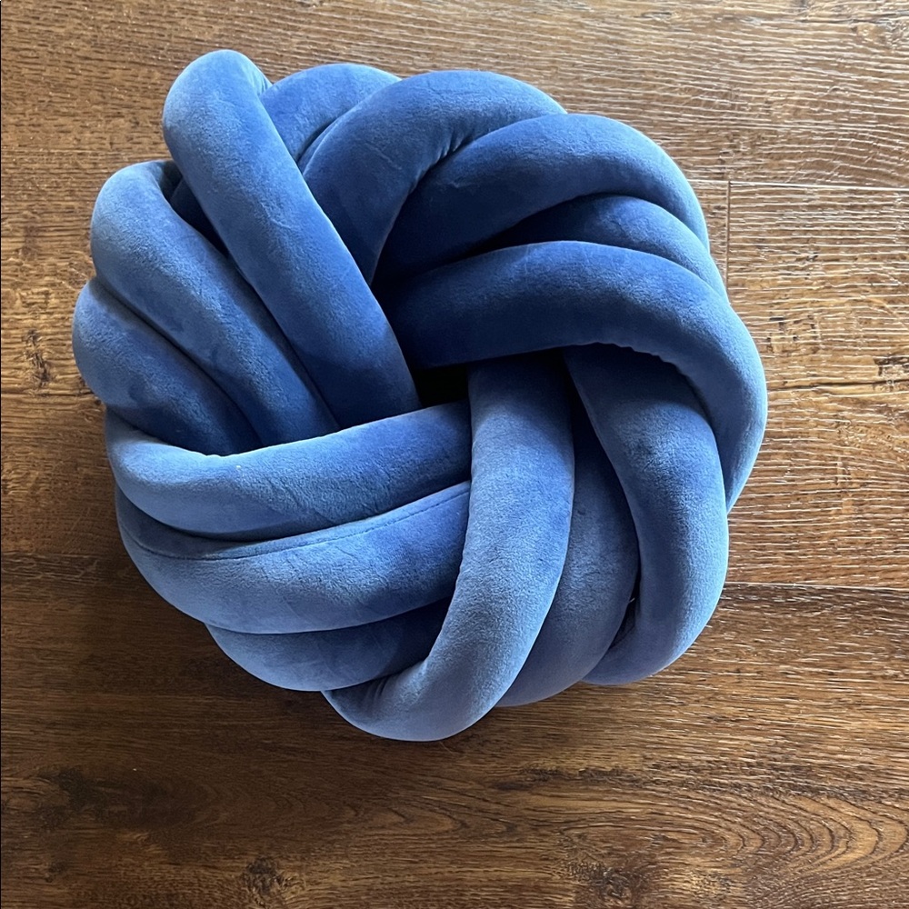Bed Bath & Beyond  small Plush Indigo  Knot Pillow
10x10 inches
